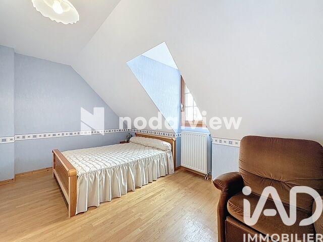 Maison - 181 m² - 9 pièces