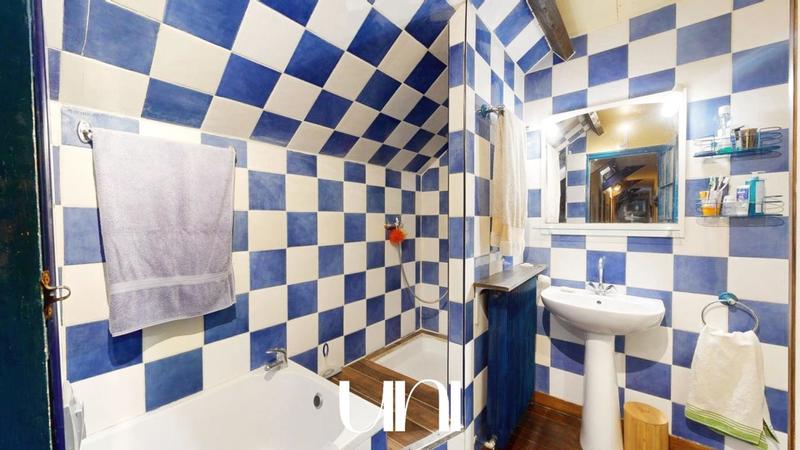 Maison - 291 m² - 14 pièces