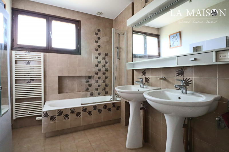 Maison - 124 m² - 7 pièces