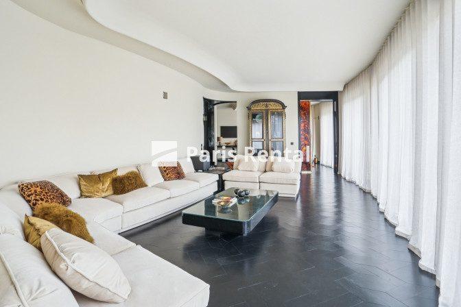 Appartement - 216 m² - 4 pièces