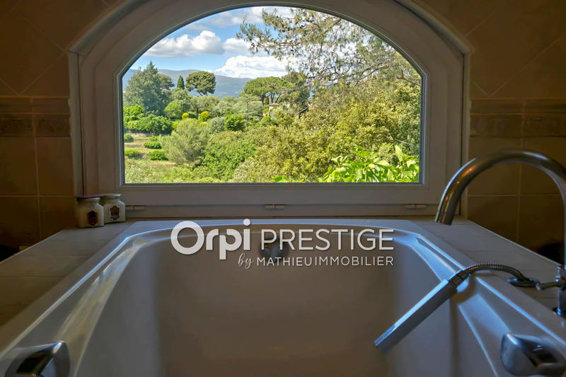 Villa - 329 m² - 12 pièces