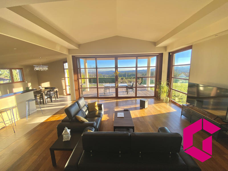 Maison - 174 m² - 5 pièces