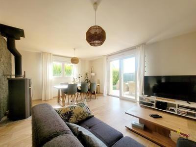 Maison - 90 m² - 5 pièces