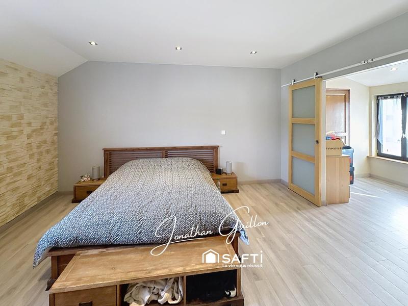 Maison - 255 m² - 8 pièces