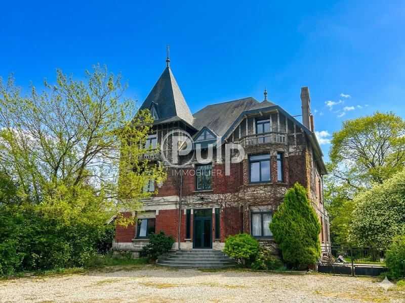 Maison - 433 m² - 12 pièces