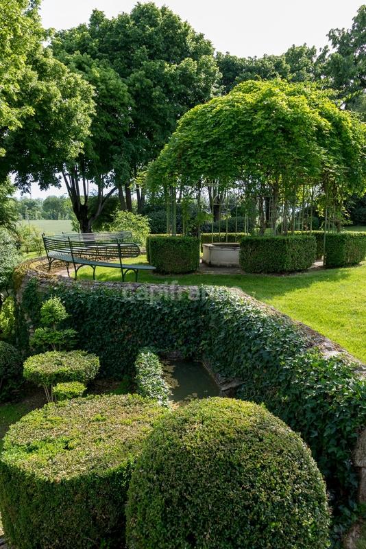 Maison - 205 m² - 9 pièces