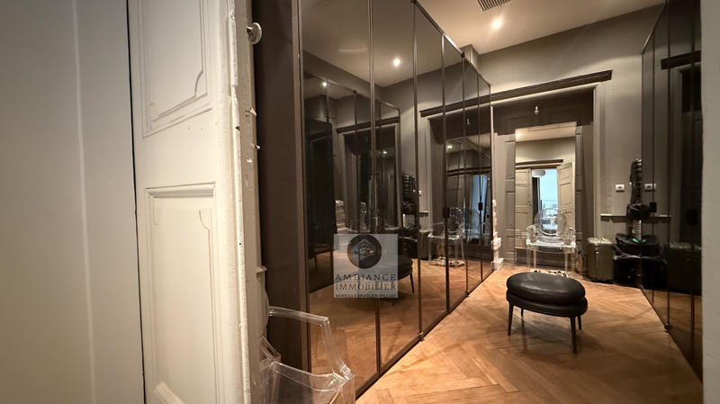 Appartement - 358 m² - 9 pièces