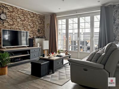 Maison - 111 m² - 6 pièces