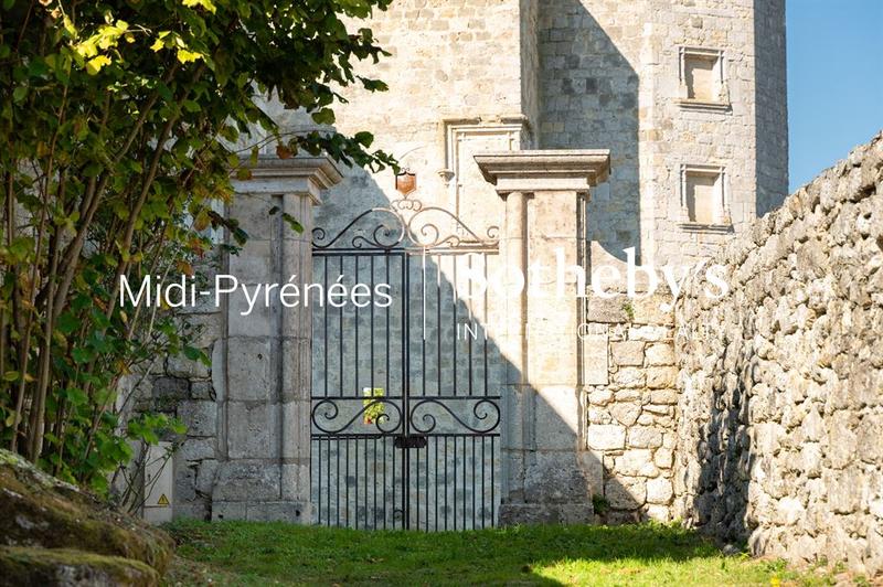 Château - 410 m² - 12 pièces