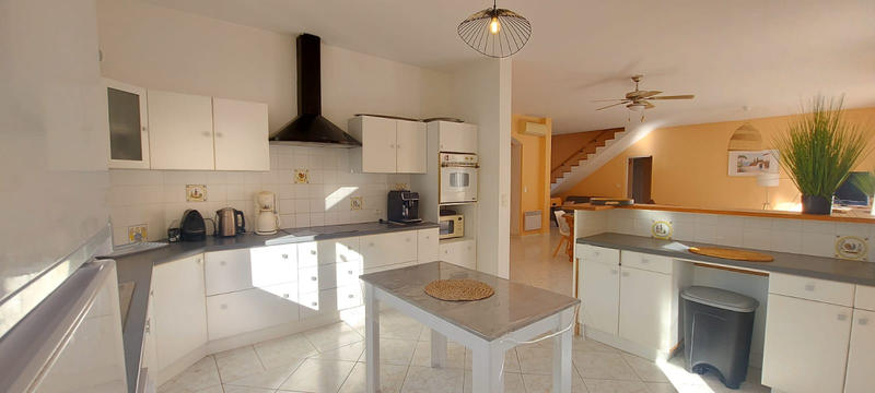 Villa - 223 m² - 6 pièces