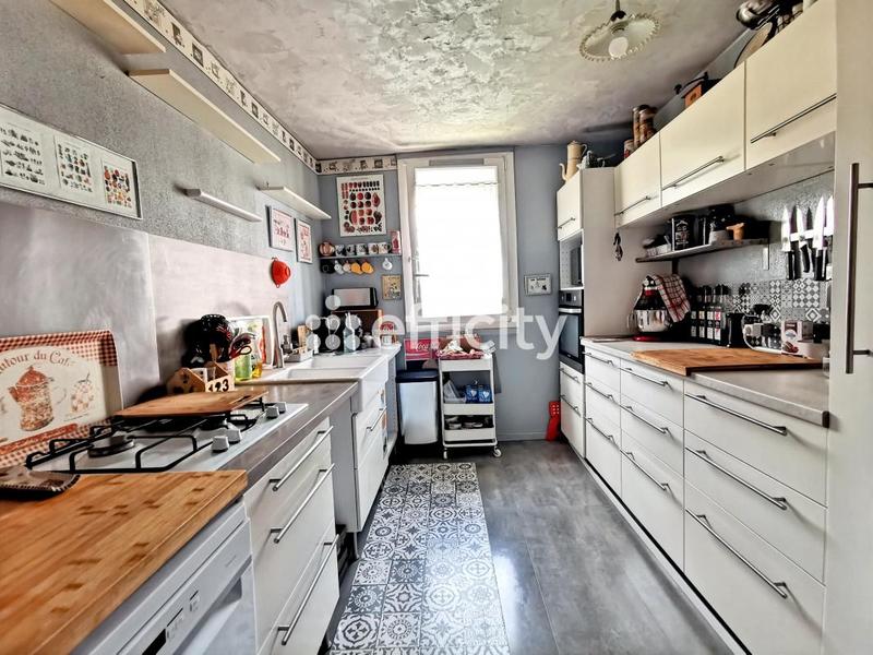 Appartement - 90 m² - 4 pièces