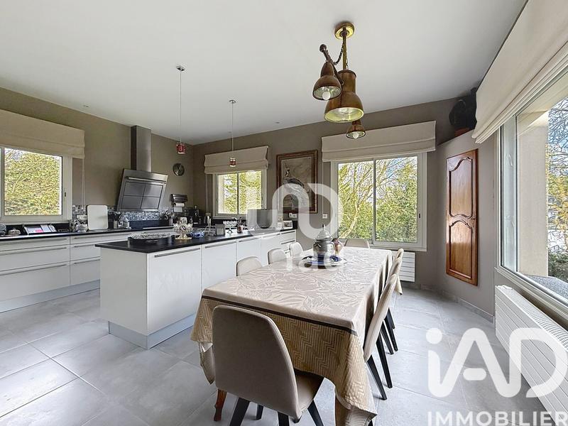 Maison - 320 m² - 10 pièces