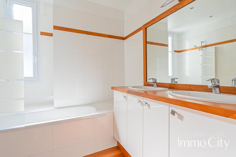 Appartement - 147 m² - 5 pièces