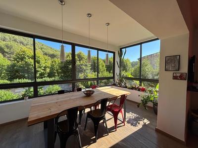 Maison - 98 m² - 4 pièces