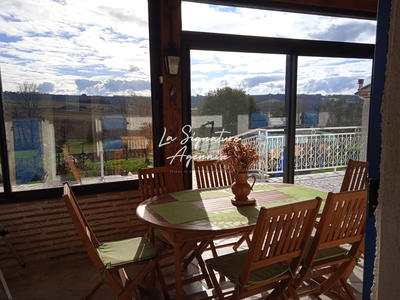 Maison - 260 m² - 7 pièces