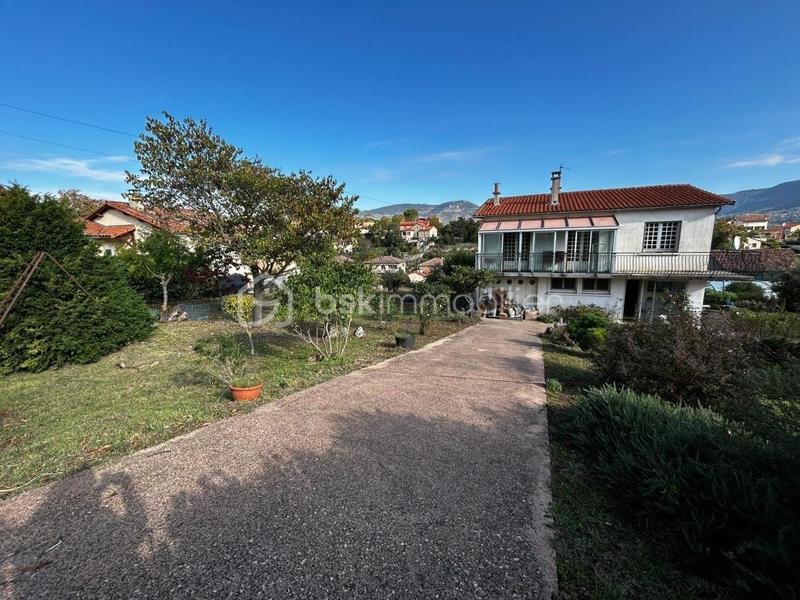 Villa - 156 m² - 8 pièces