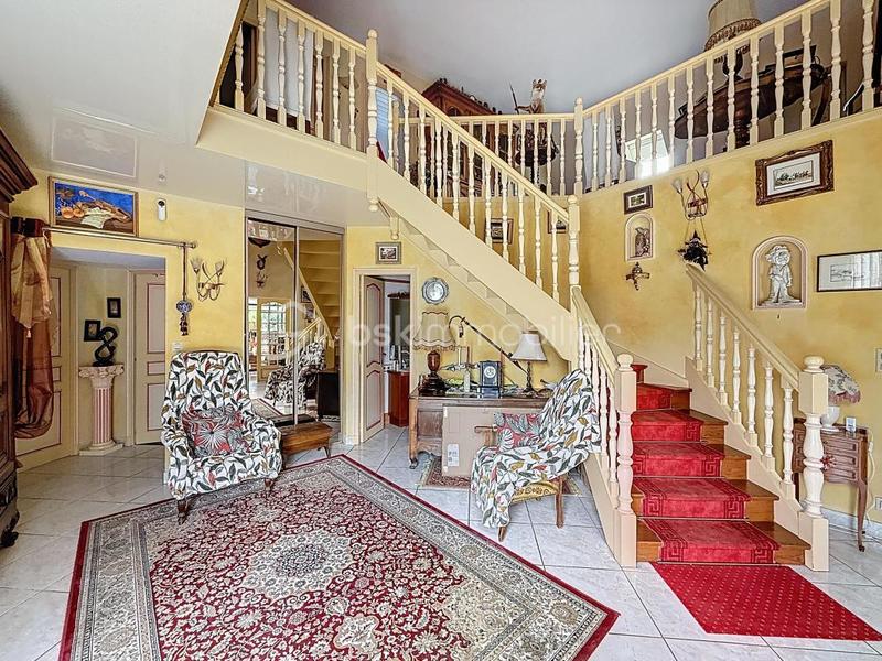 Propriété - 230 m² - 10 pièces