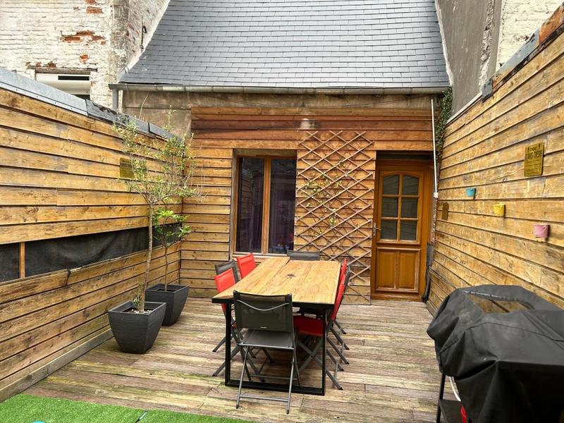 Maison - 300 m² - 3 pièces