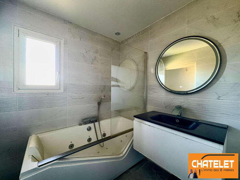 Maison - 163 m² - 7 pièces