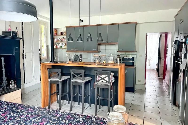 Maison - 365 m² - 14 pièces