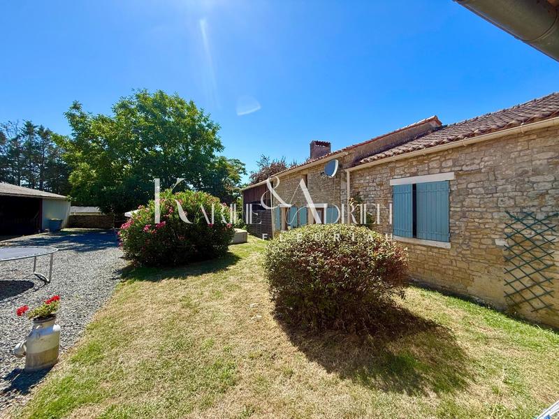 Maison - 365 m² - 11 pièces