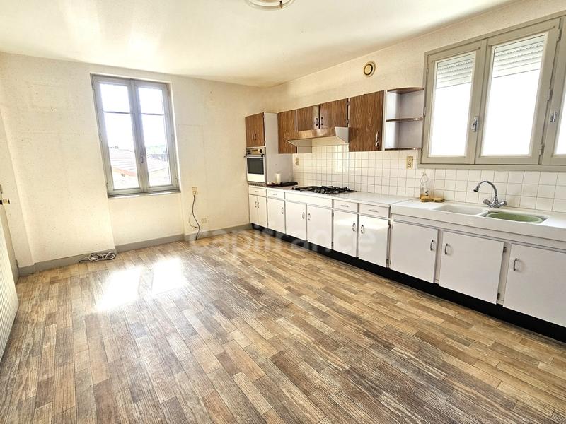 Maison - 184 m² - 8 pièces