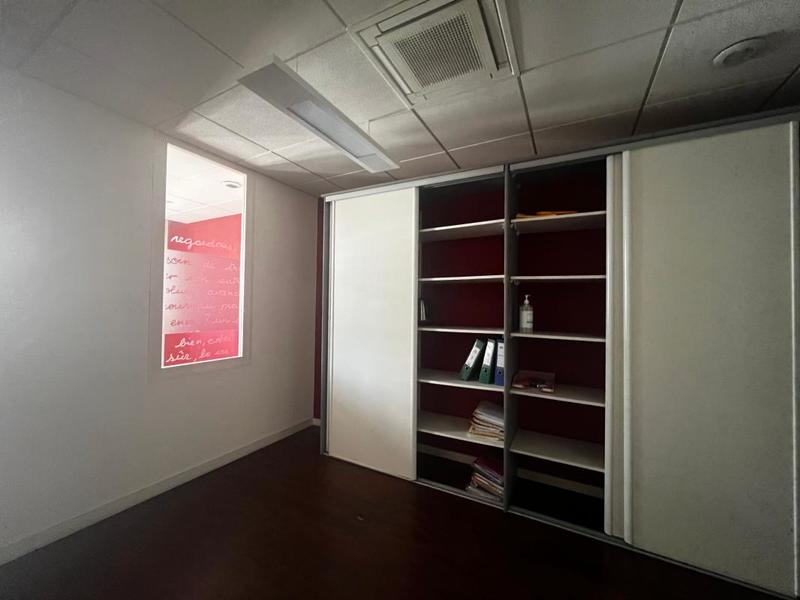 Bureau - 266 m² - 2 pièces