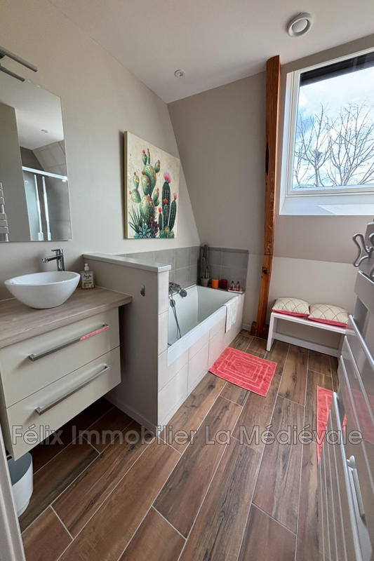 Demeure - 218 m² - 5 pièces