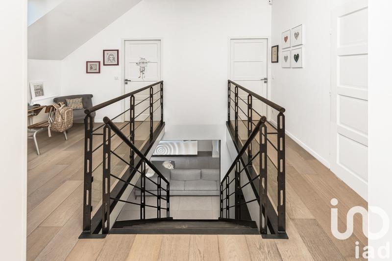 Maison - 225 m² - 8 pièces