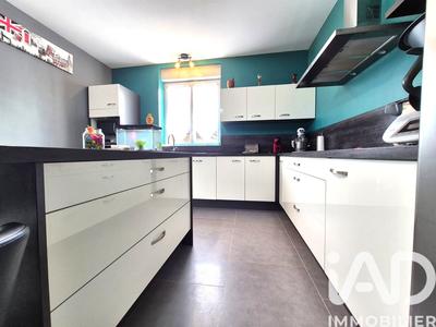 Maison - 199 m² - 7 pièces