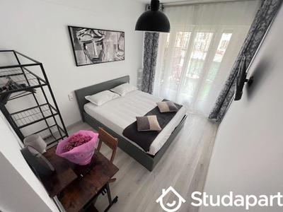 Chambre - 15 m² - 1 pièce