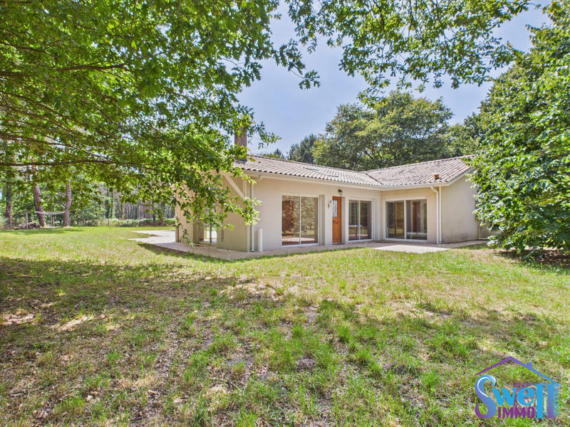 Maison contemporaine - 272 m² - 9 pièces