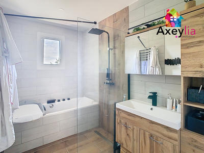 Maison - 111 m² - 6 pièces