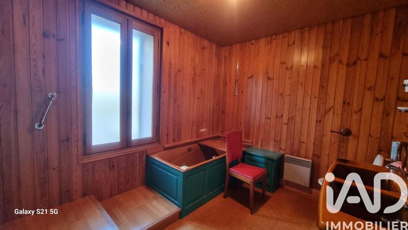 Maison - 202 m² - 5 pièces