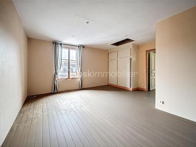 Maison - 215 m² - 5 pièces