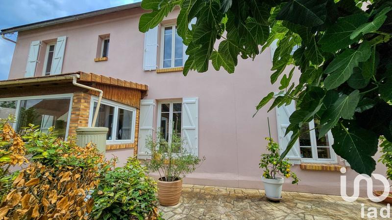 Maison - 205 m² - 8 pièces