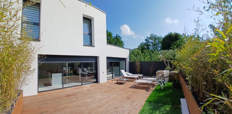 Maison - 200 m² - 6 pièces