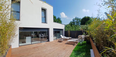 Maison - 200 m² - 6 pièces