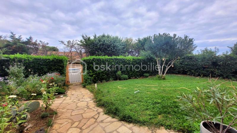 Maison traditionnelle - 262 m² - 9 pièces