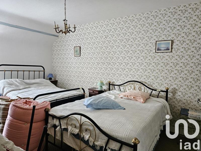 Maison - 230 m² - 9 pièces