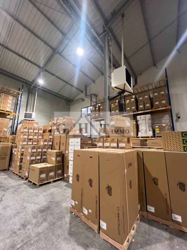 Entrepôt - 1 324 m²