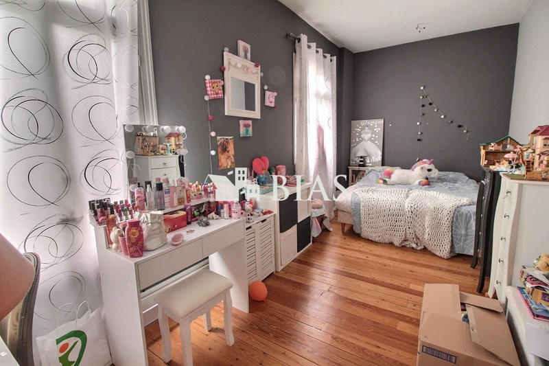 Maison - 204 m² - 10 pièces