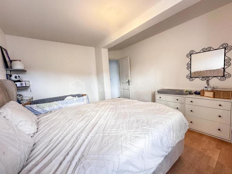 Maison traditionnelle - 183 m² - 8 pièces