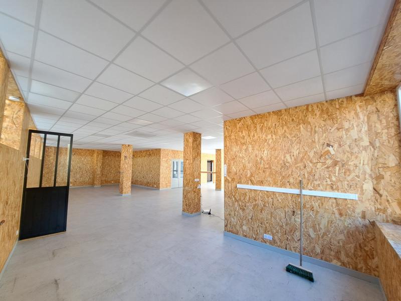 Maison - 335 m² - 7 pièces