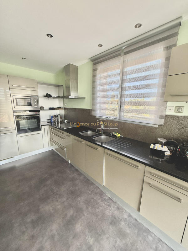 Appartement - 160 m² - 6 pièces