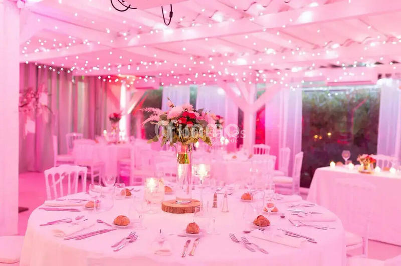 Bureau - 880 m² - 27 pièces