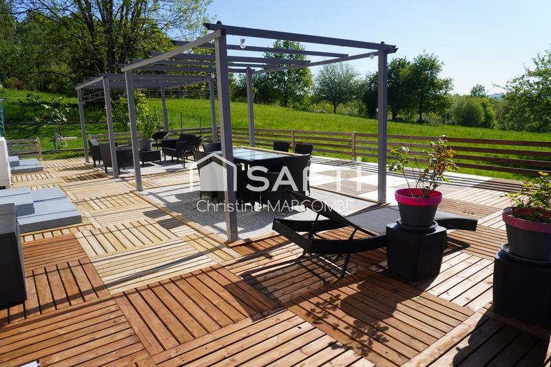 Maison - 229 m² - 10 pièces