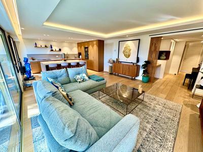 Appartement - 110 m² - 4 pièces