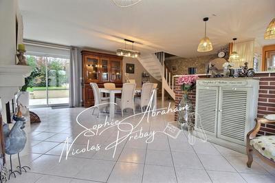 Maison - 165 m² - 9 pièces