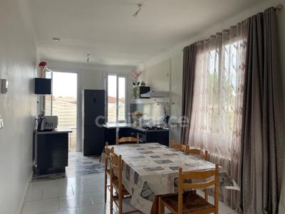 Maison - 95 m² - 4 pièces